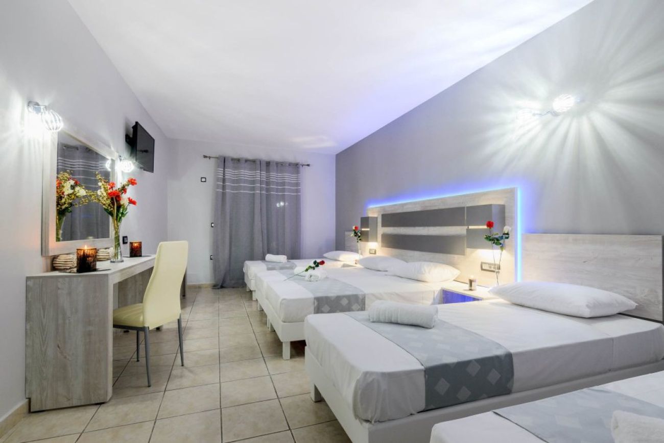 Aeon Hotel 3*