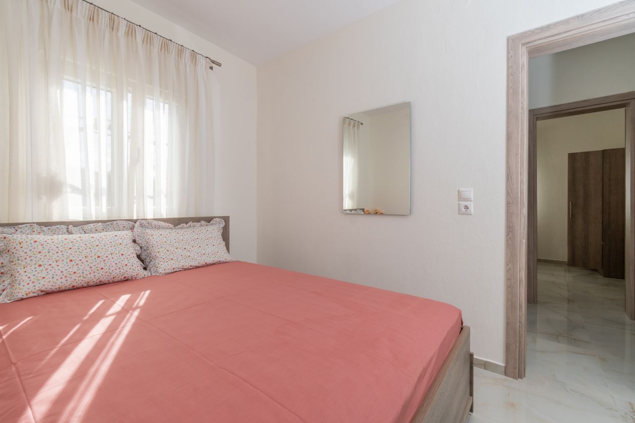 Paradise House 2*