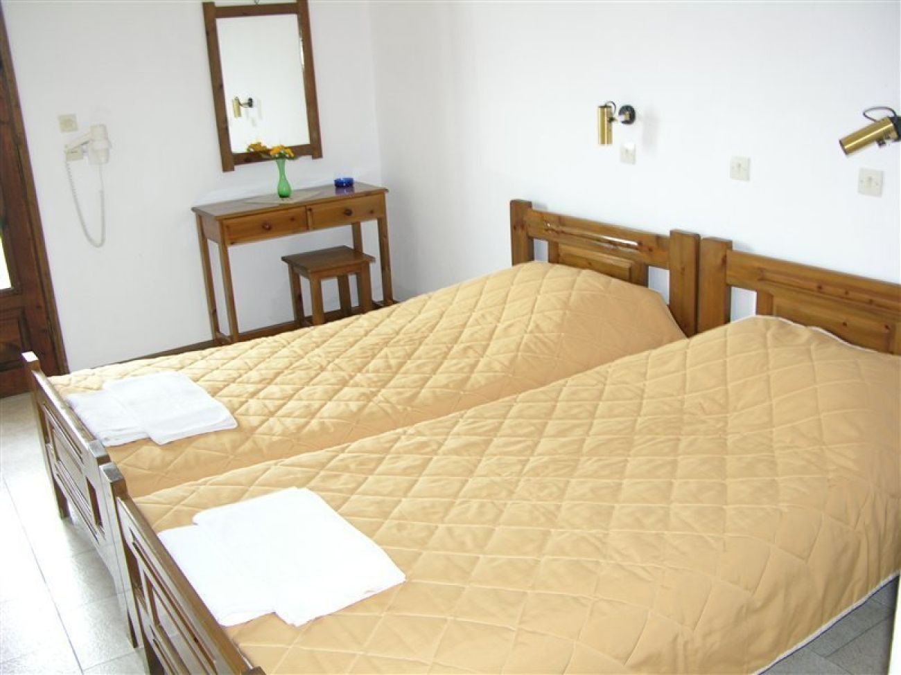 Nefeli Hotel 3*