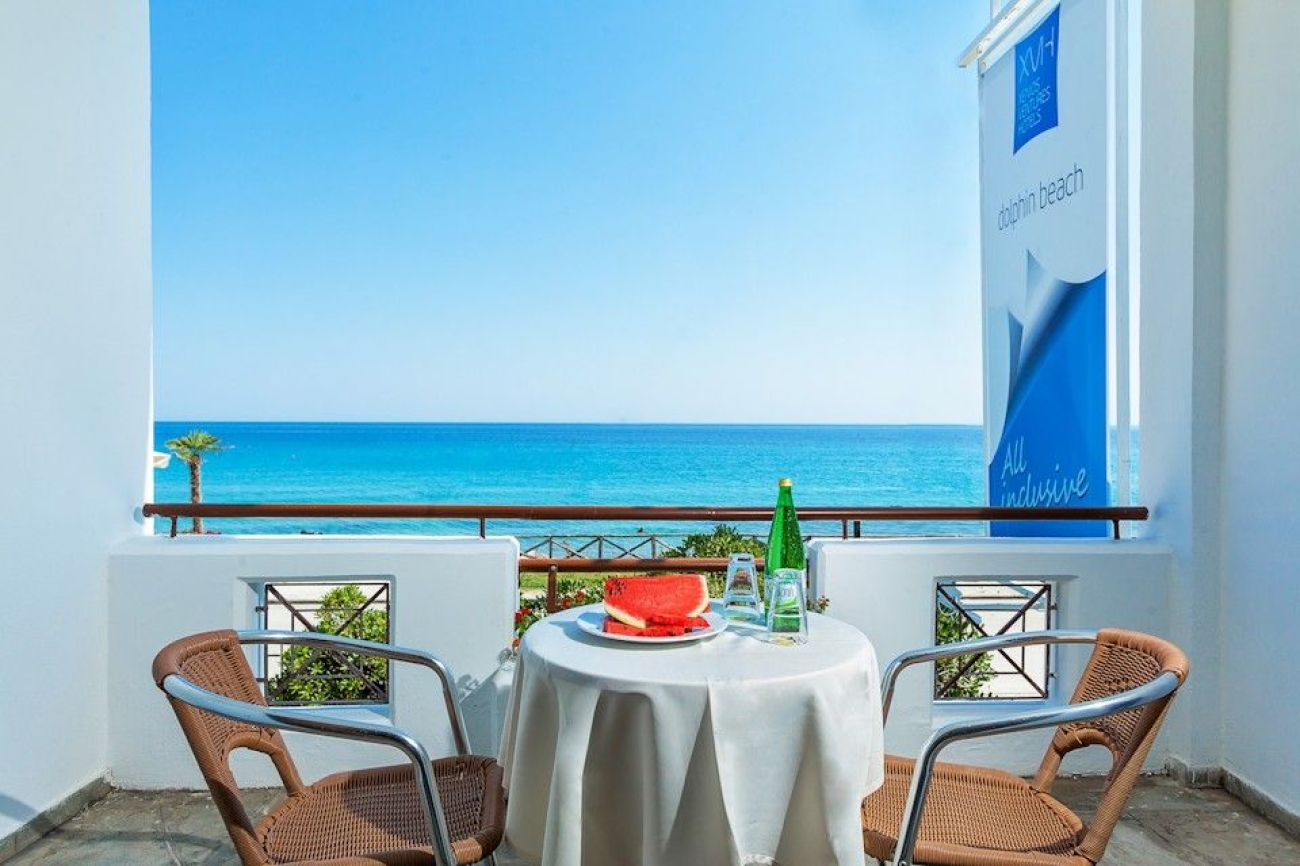 Dolphin Beach Hotel 3*