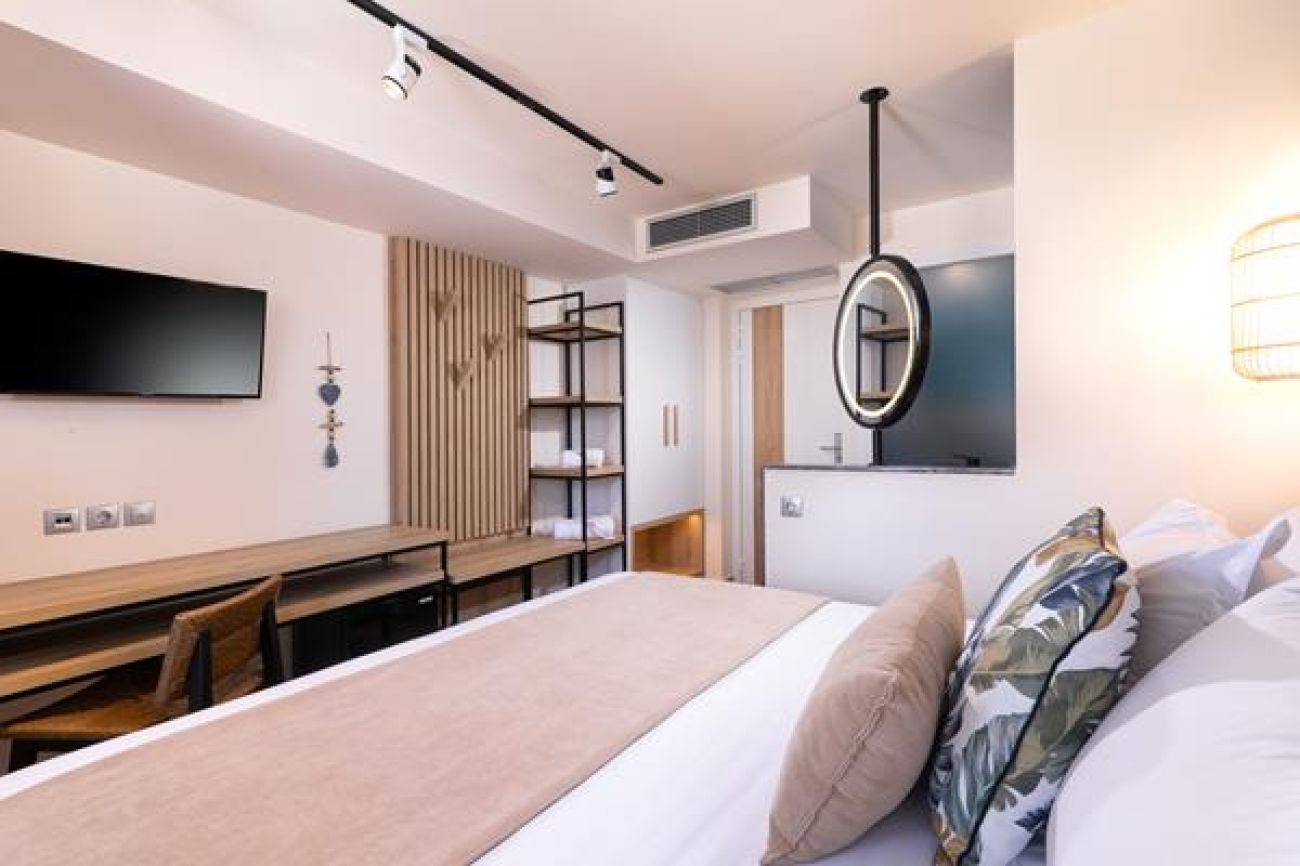 SKS Luxury Suites & Rooms 2*