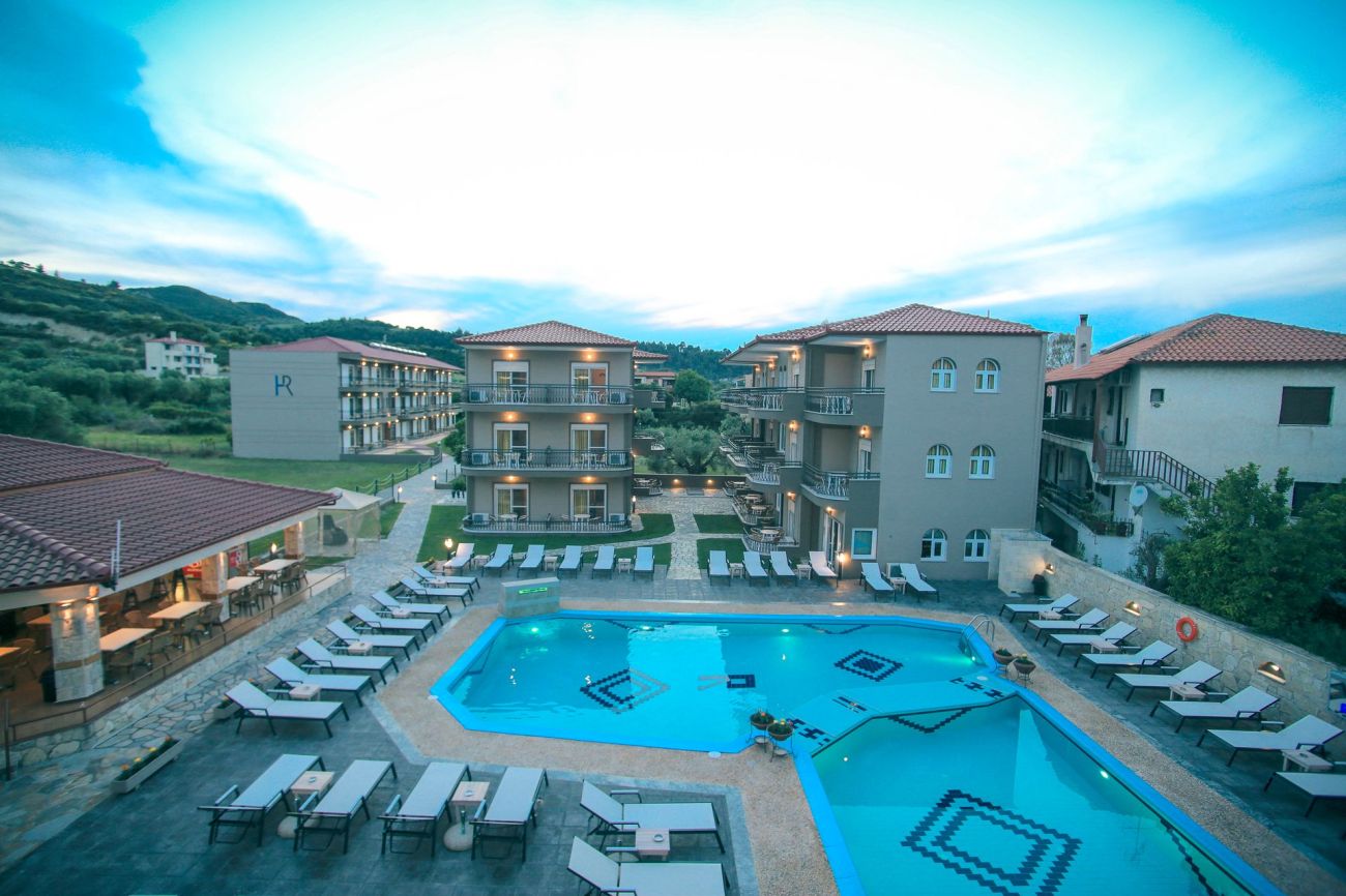 Royal Hotel and Suites 4*