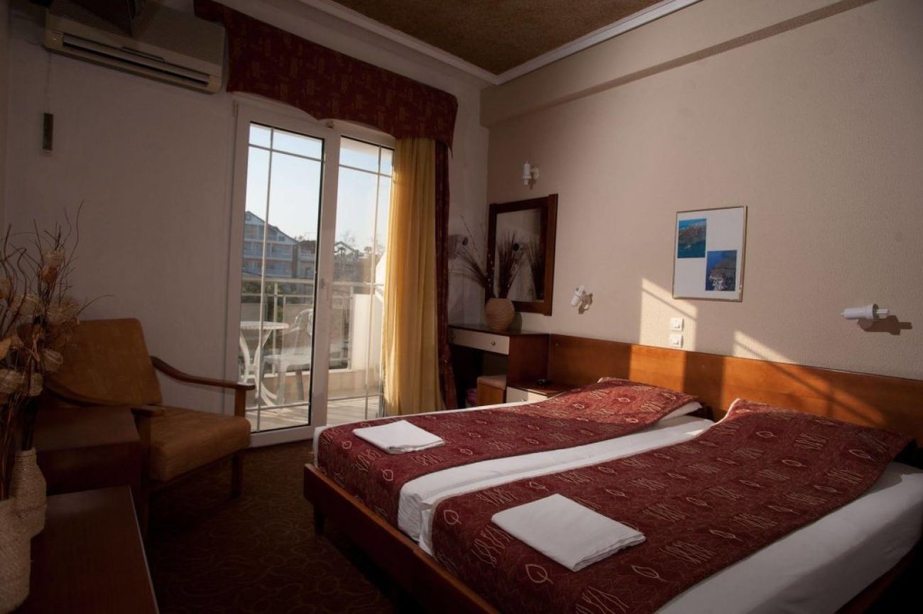 Hotel Akropol 3*