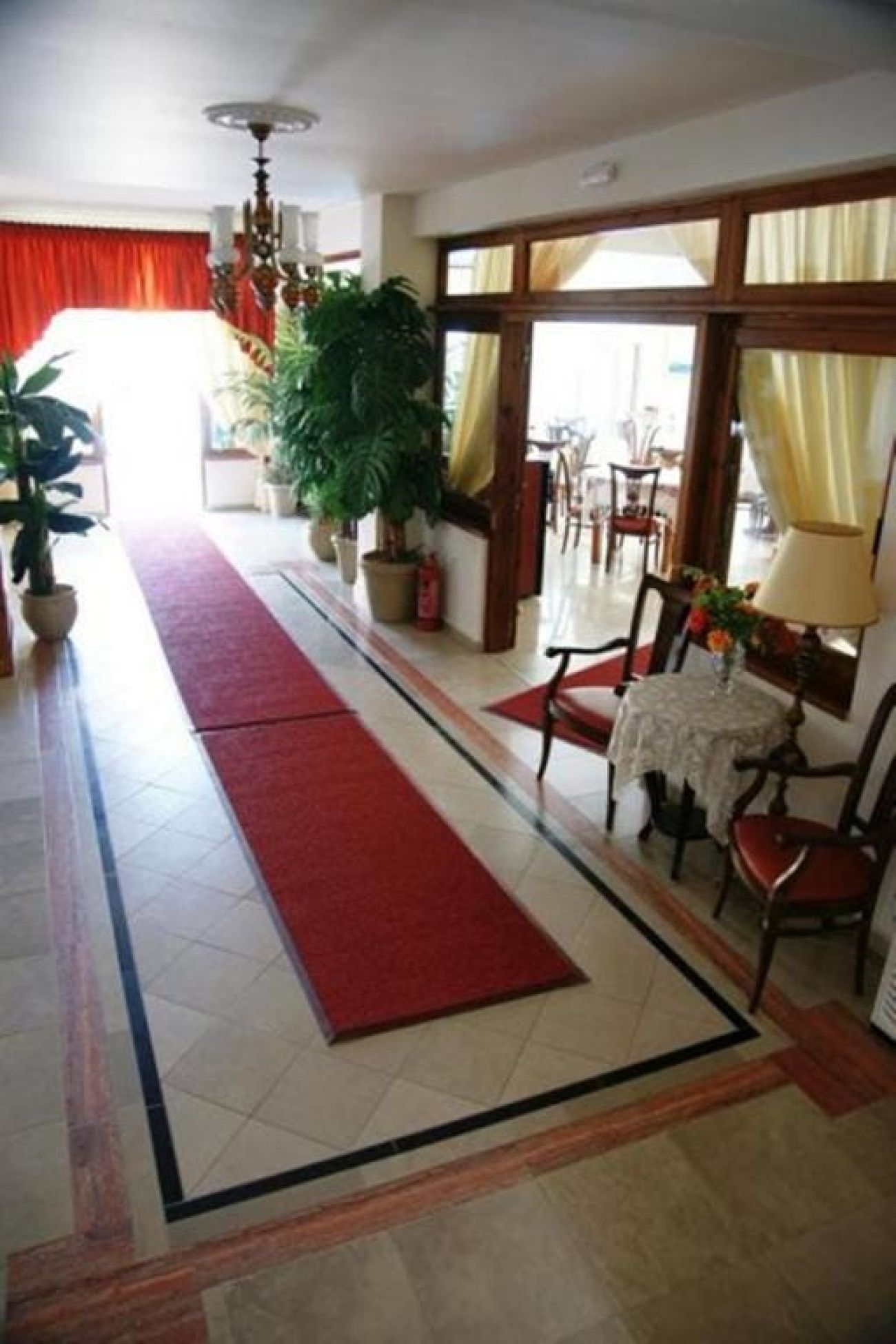 Eden Hotel 2*