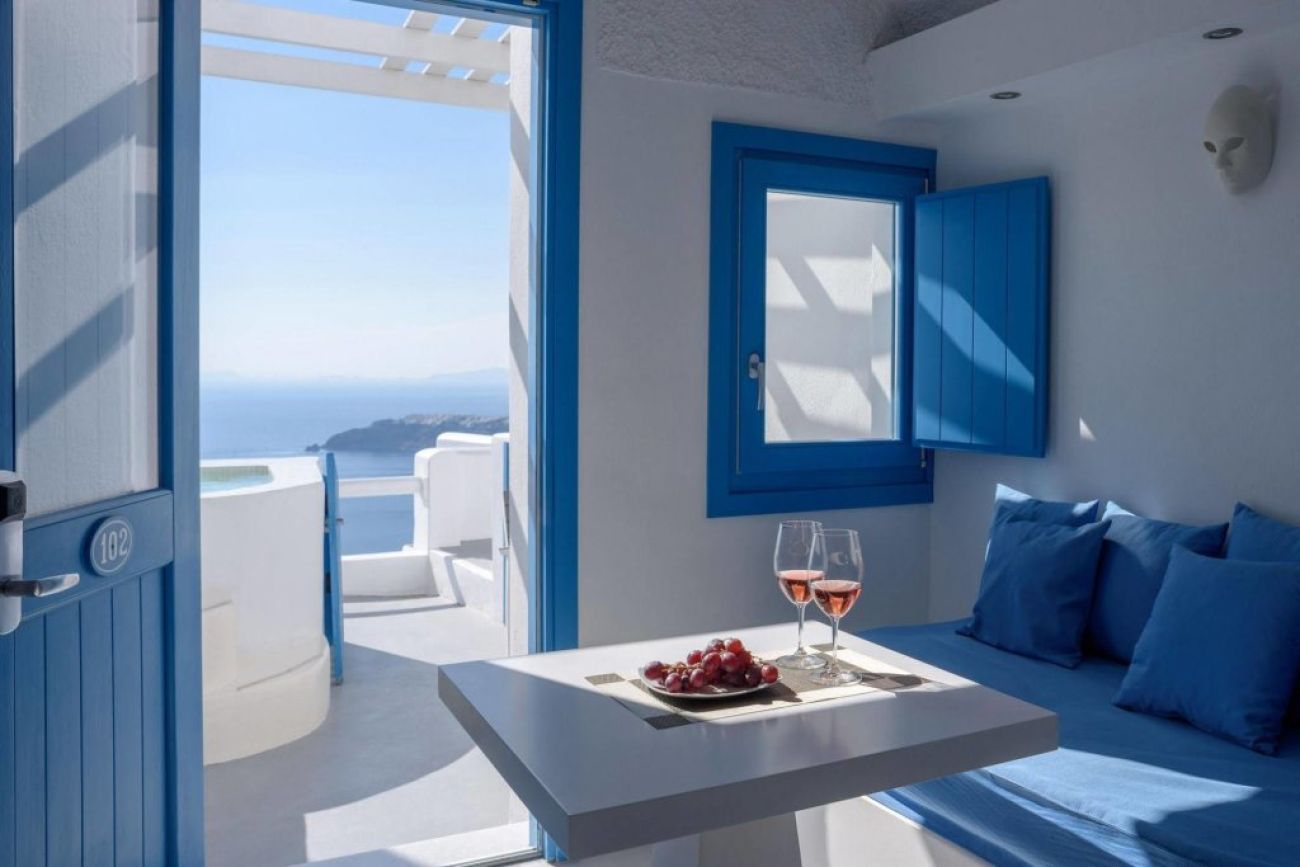 Abyssanto Suites & Spa 4*