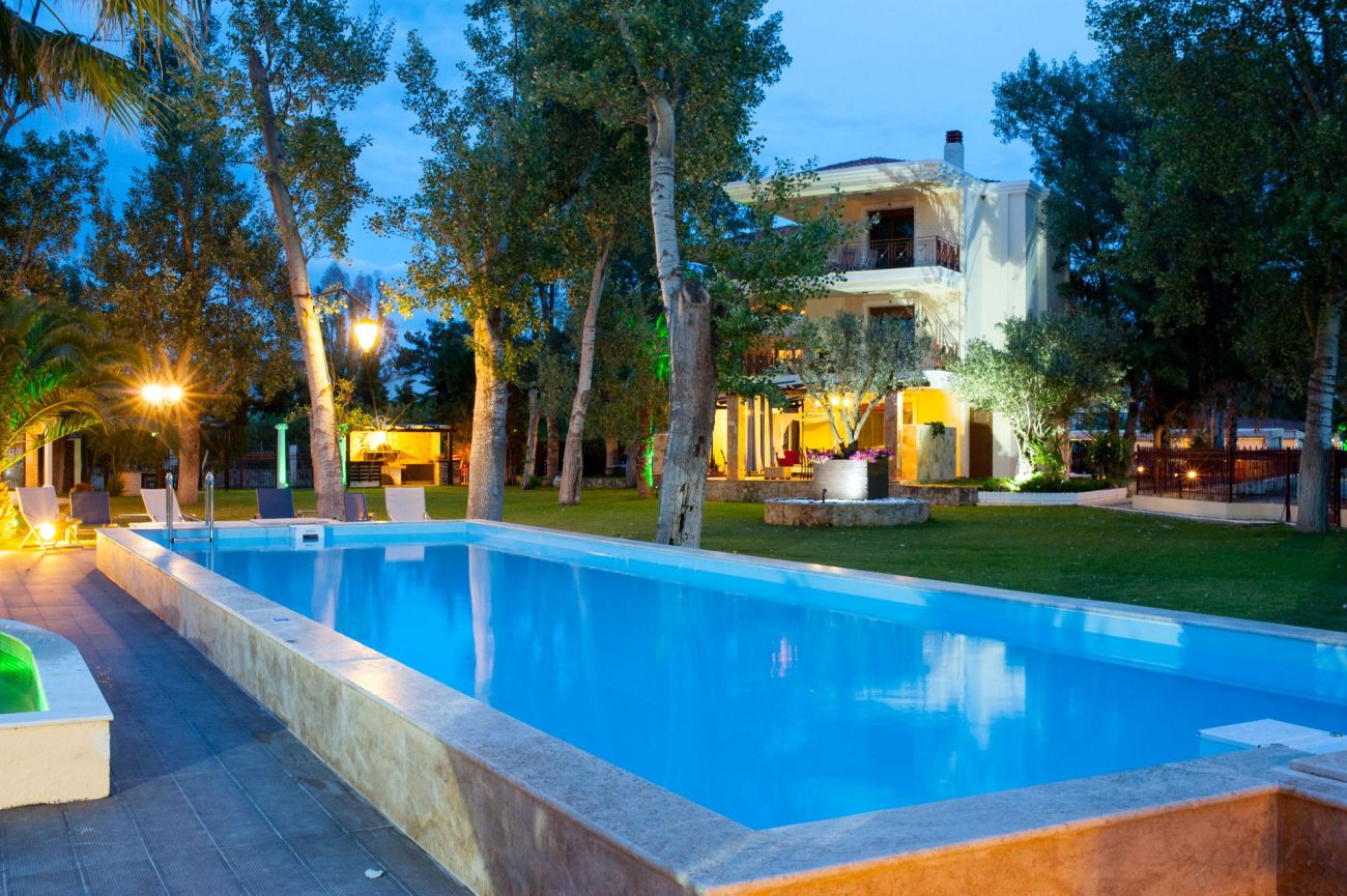 W Villas Halkidiki 5*