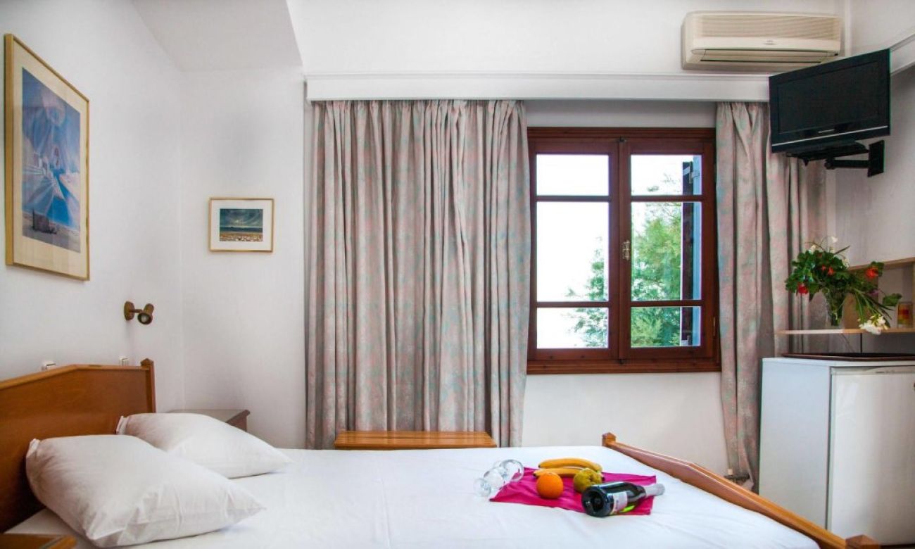 Irini'S Rooms Fteouras 2*