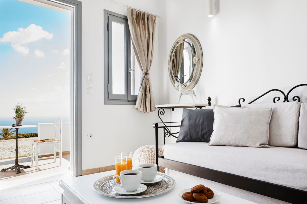 Golden East Hotel Santorini 4*