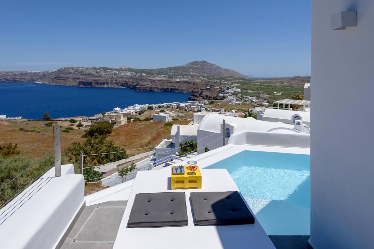 Earino Suites & Villa Santorini