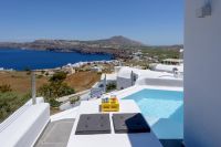 Earino Suites & Villa Santorini