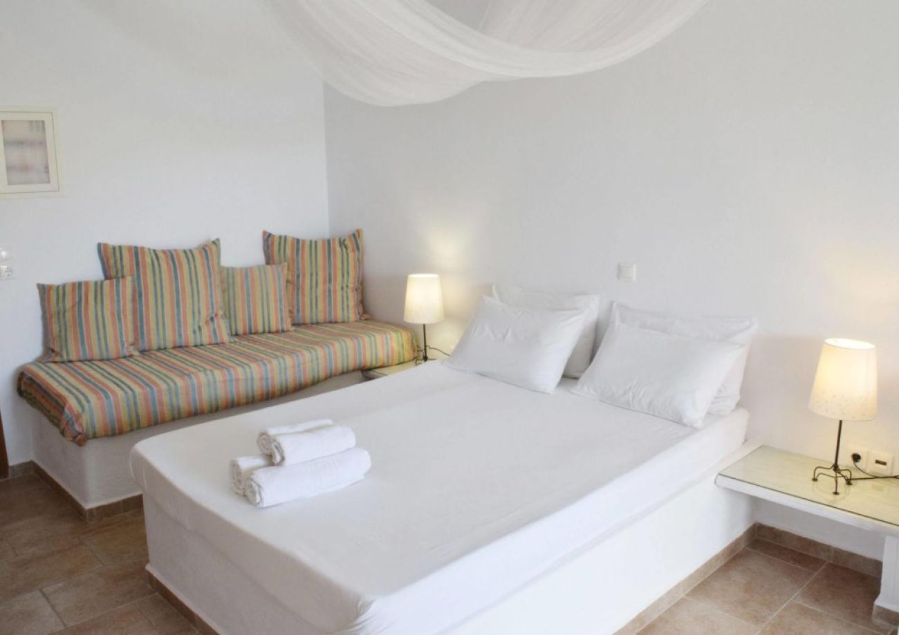 Santorini Hotel Mesotopos 3*