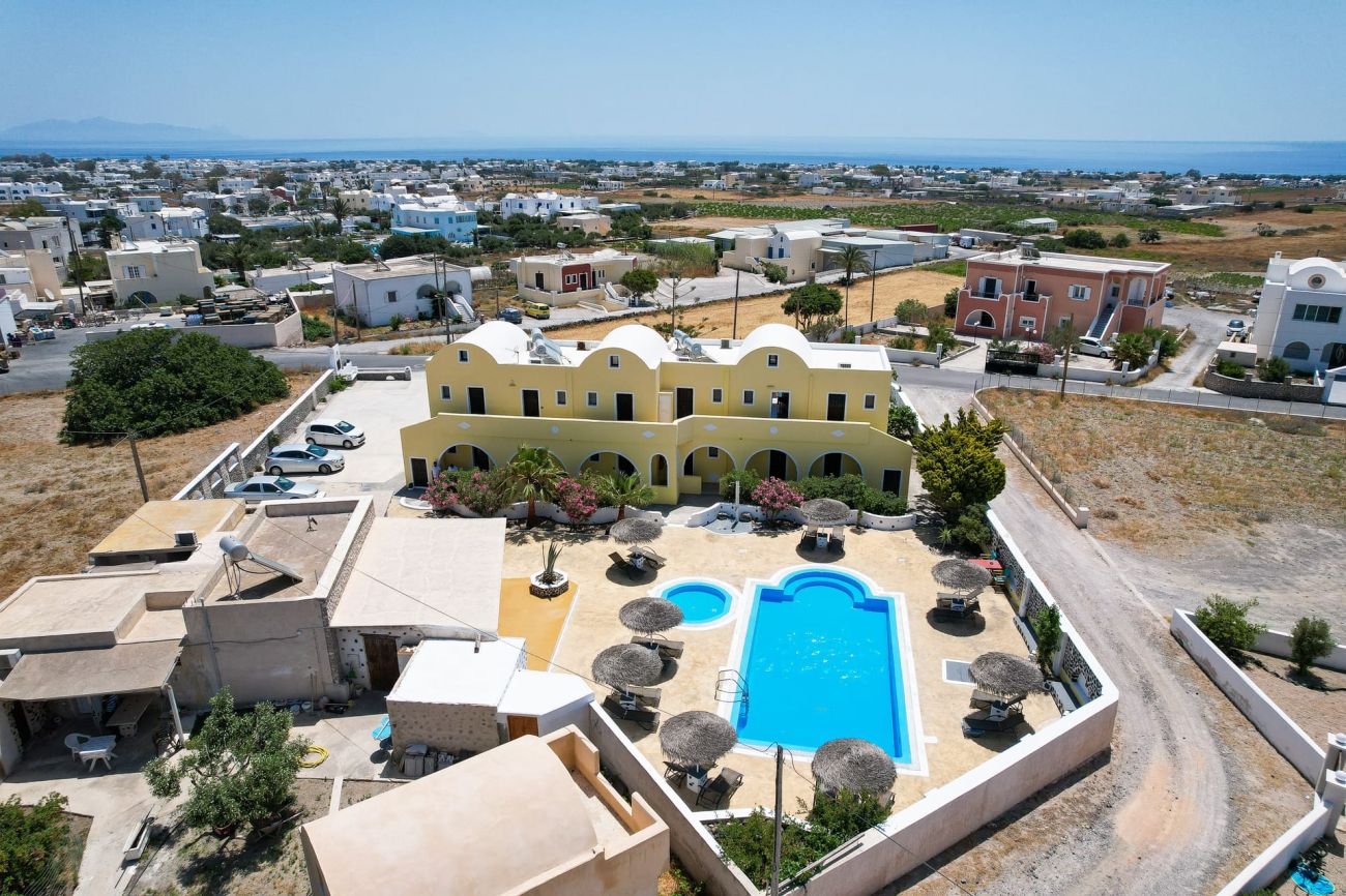 Mandilaria Studios 2*