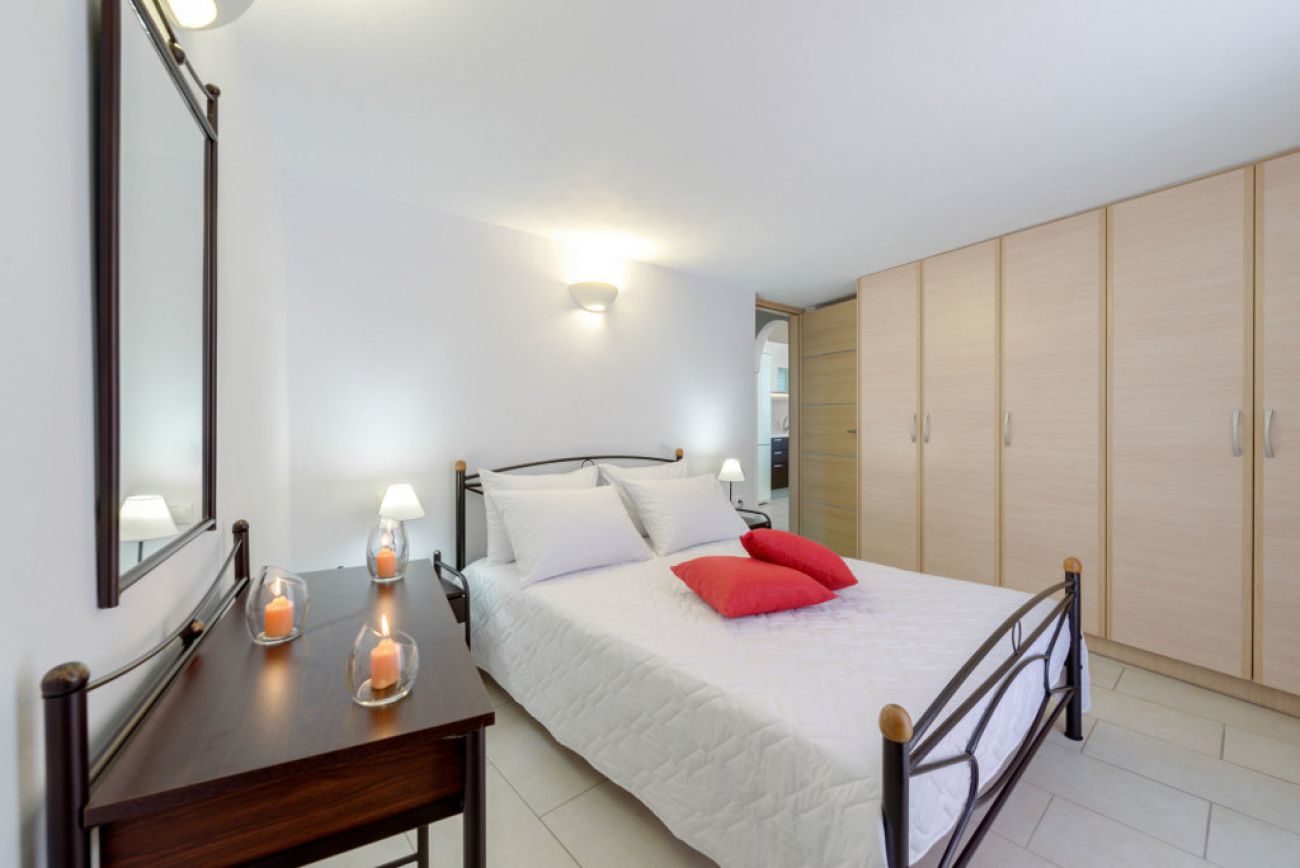 Akrotiri Apartments