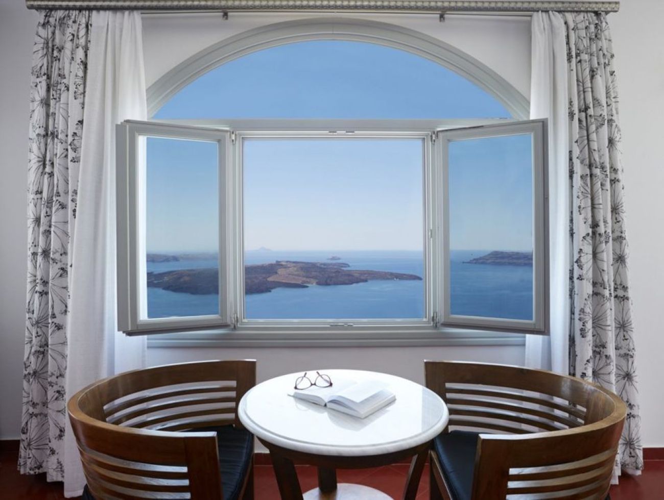 Ira Hotel & Spa Santorini 4*