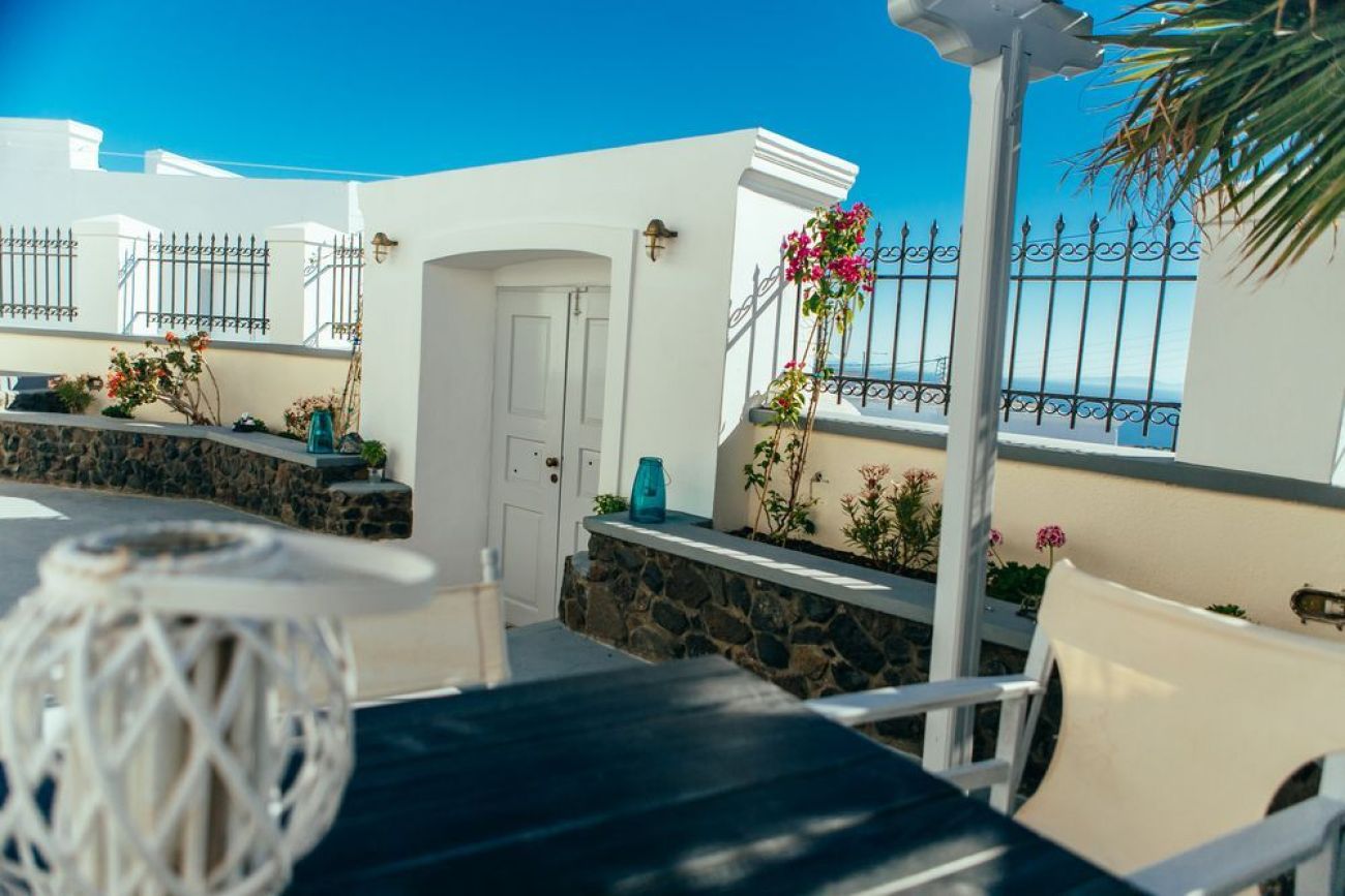 Day One Fira Mansion