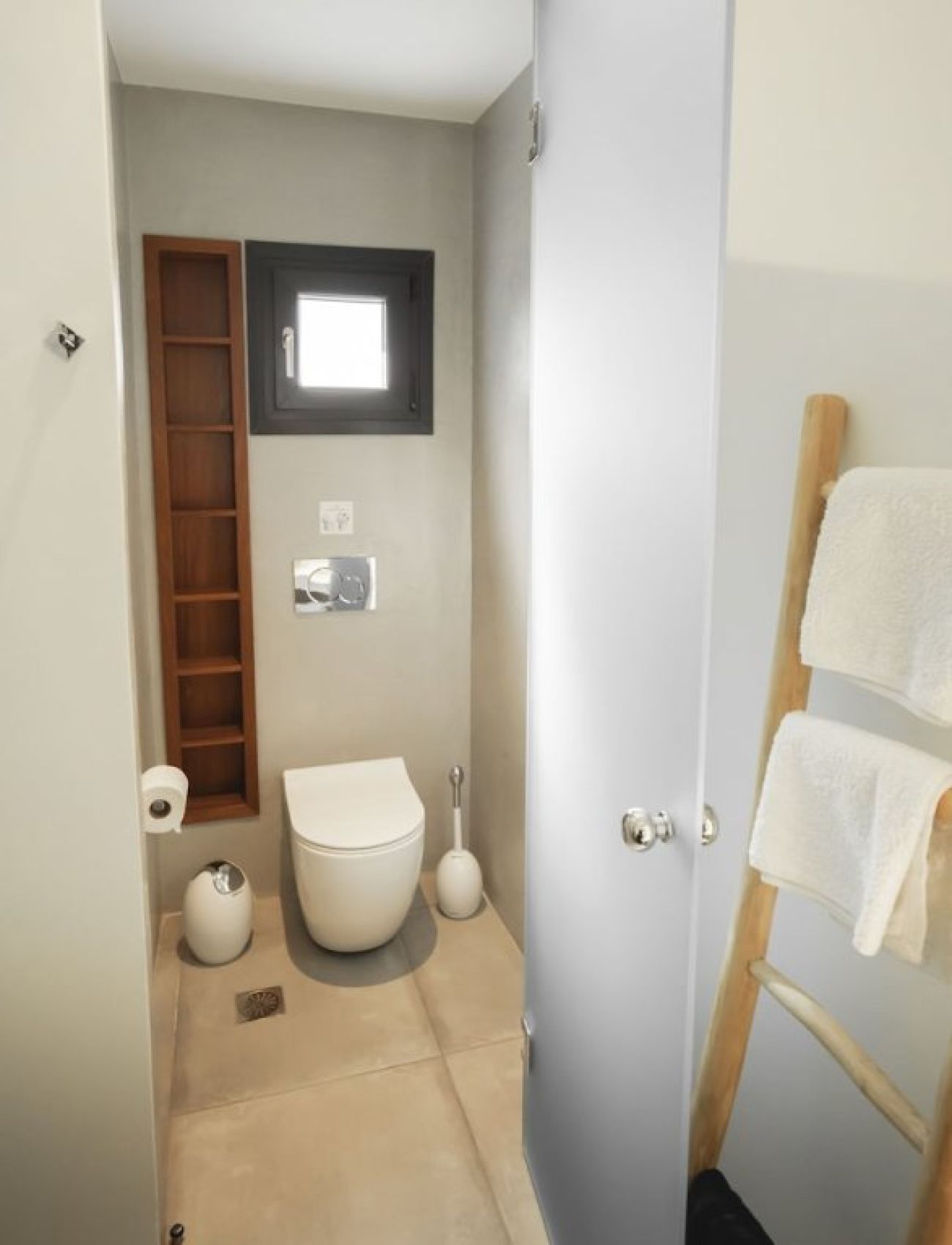 George & Joanna Suites 3*