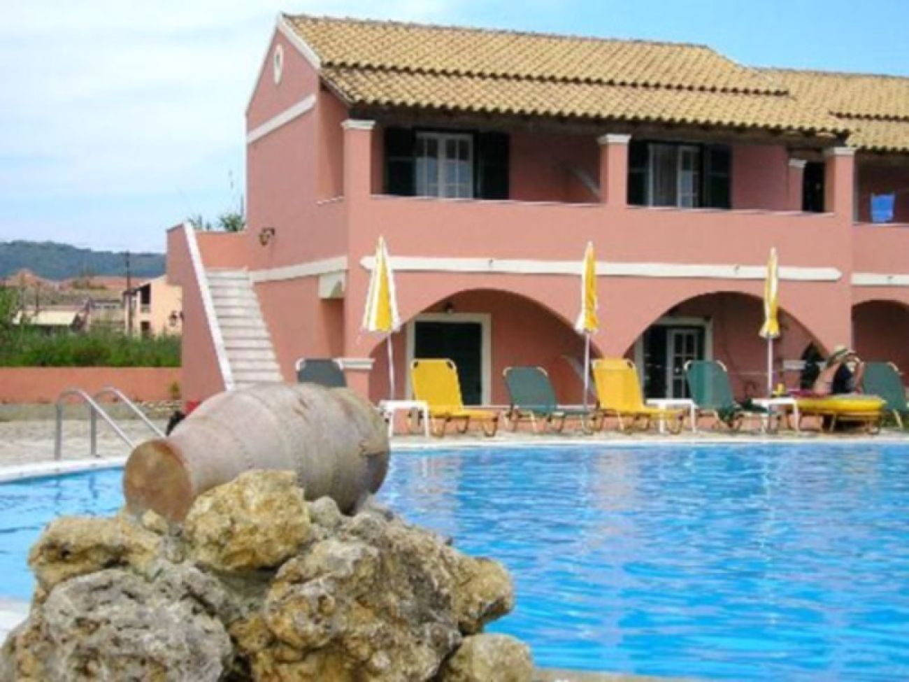 Helena Apartments & Villas