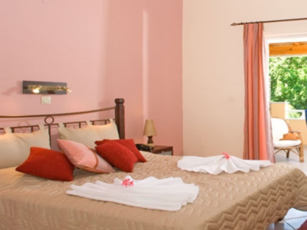 Chrismos Luxury Suites & Studios