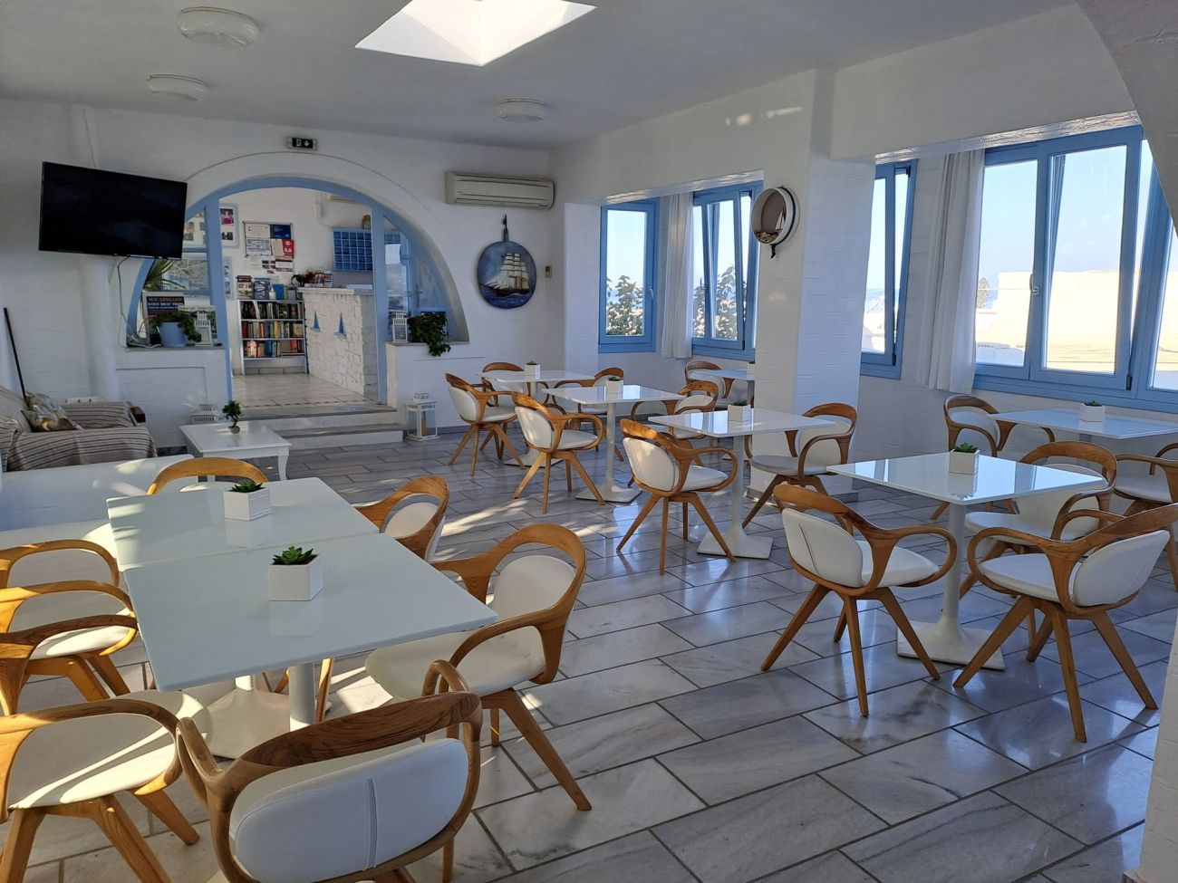 Stratos Apartments & Studios