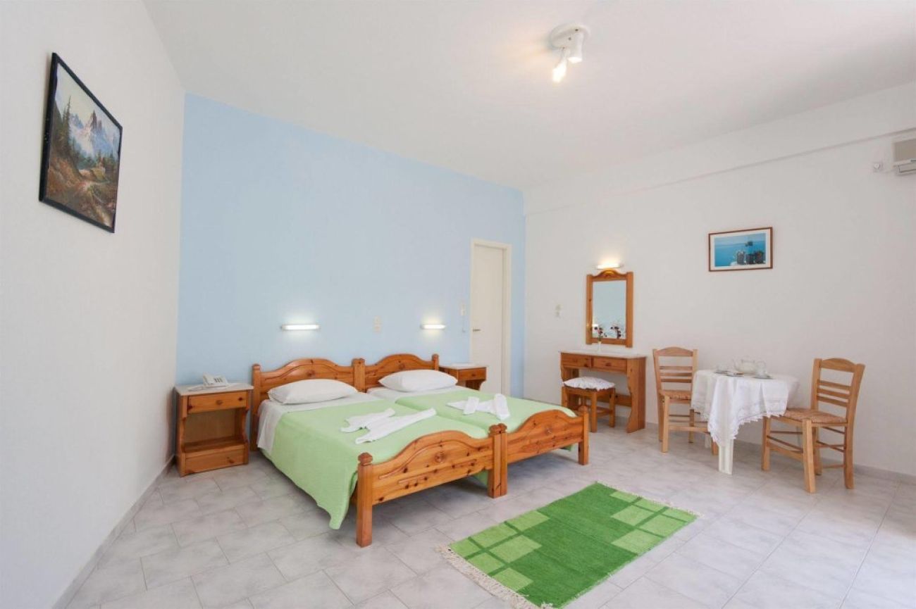 Marinos Hotel 2*