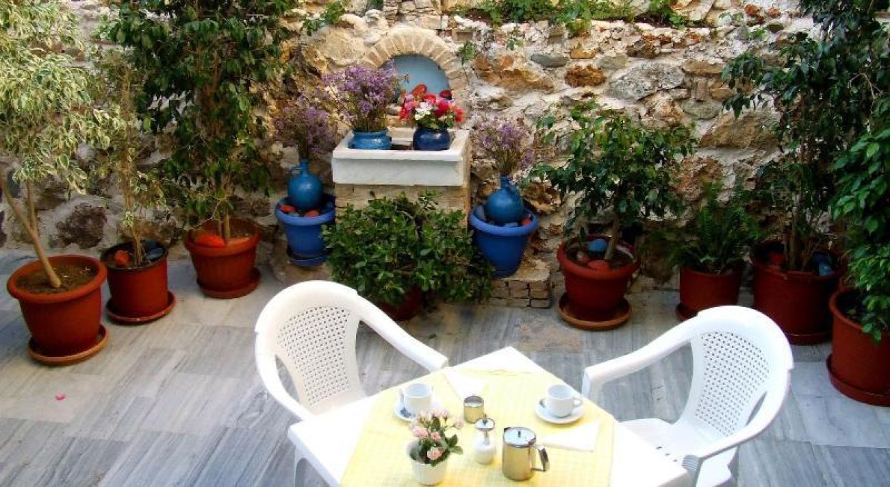 Eleftheria Rooms 3*