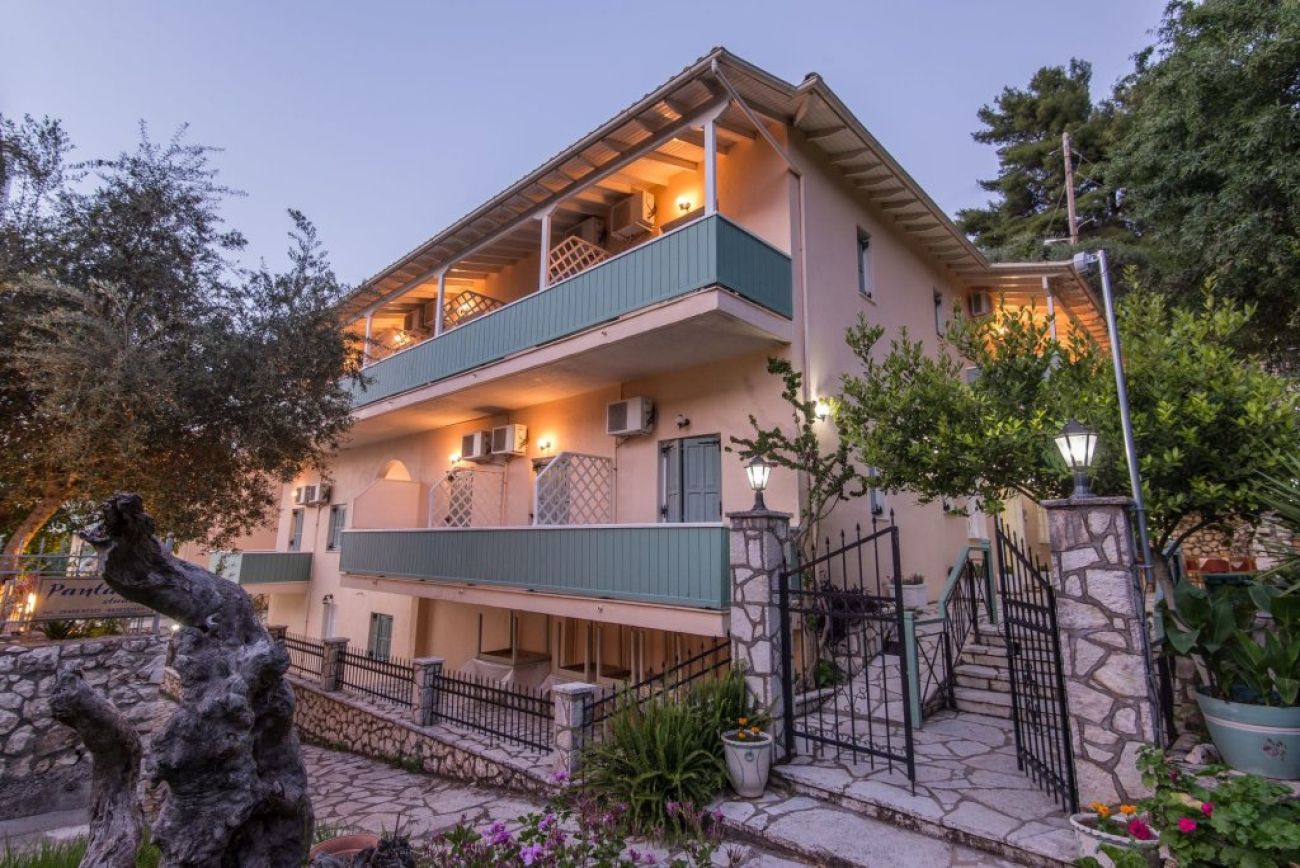 Olive Tree Hotel 2*