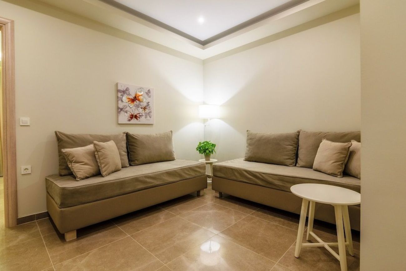 Remezzo Apartments & Studios