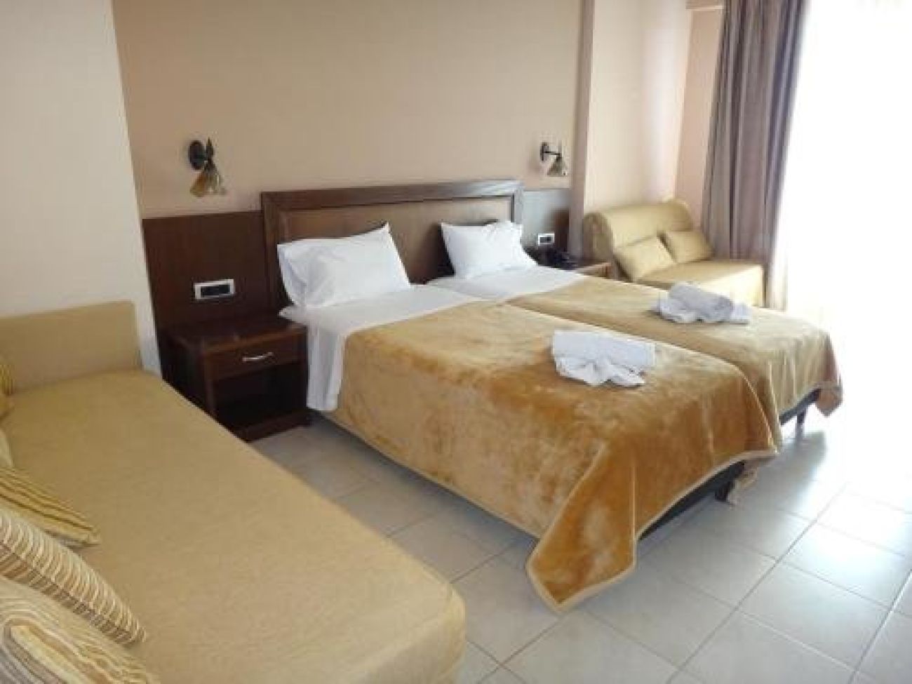9 Queens spa Hotel 3*