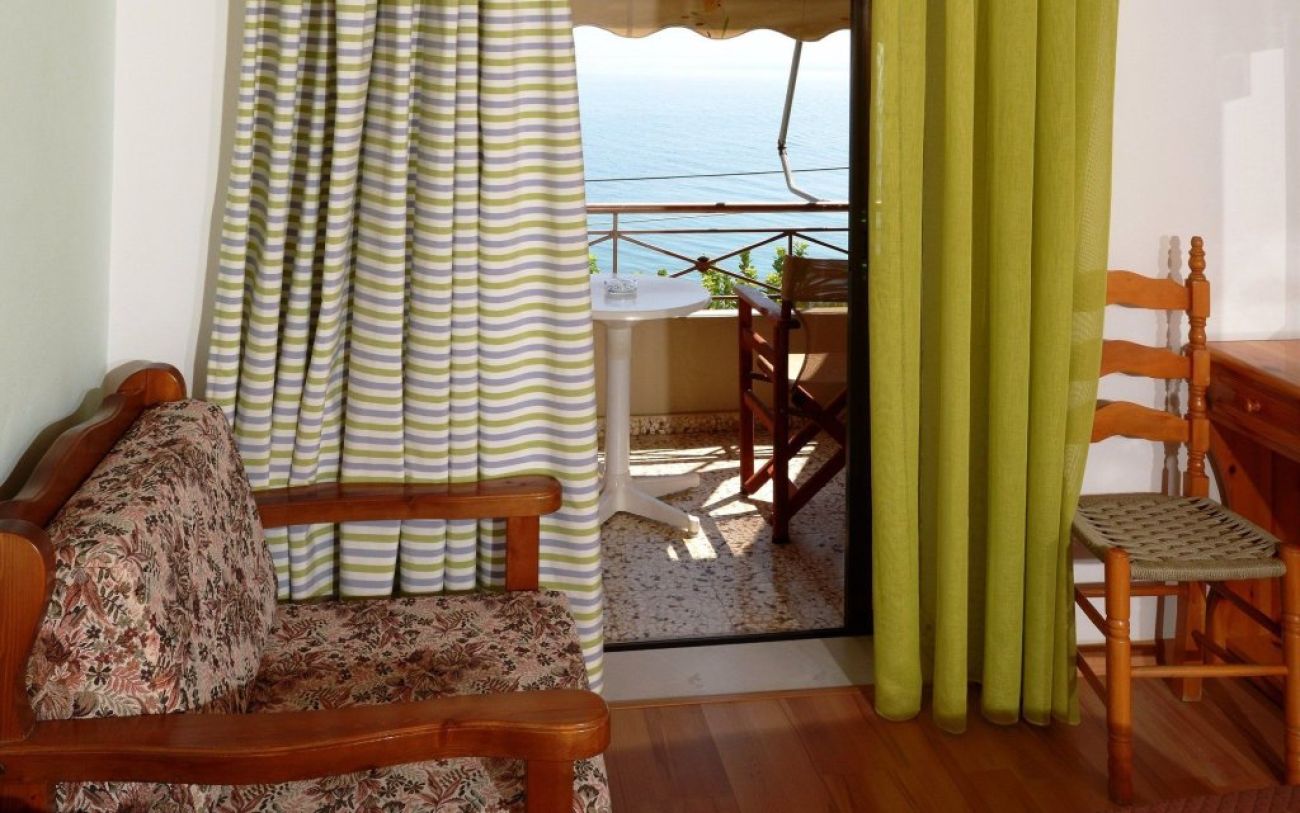 Pharos Rooms 3*