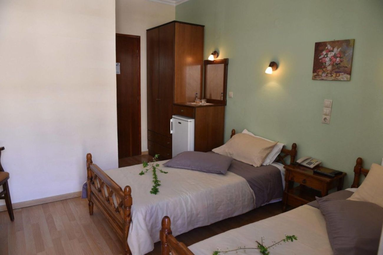 40 Platania Hotel 2*
