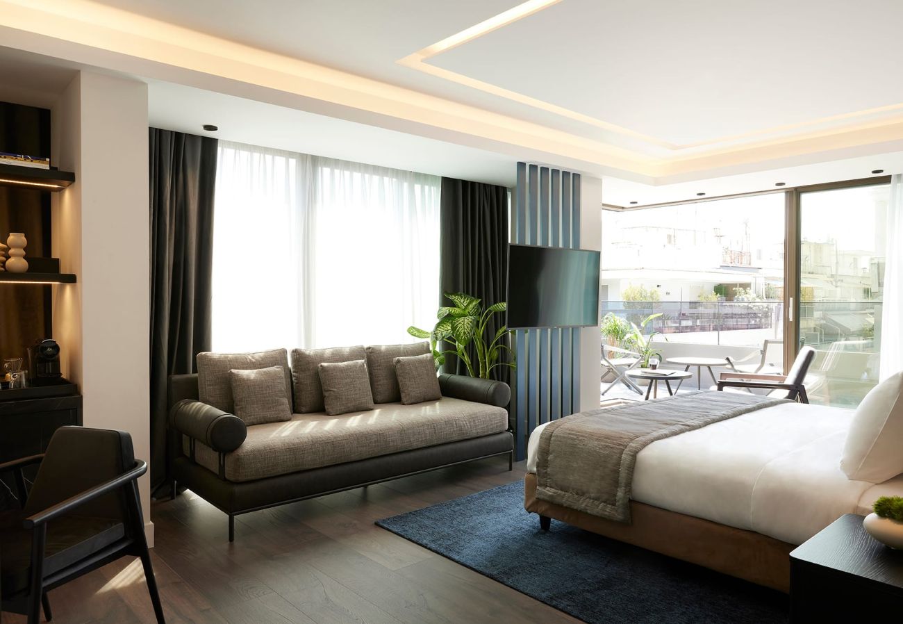 Teight Hotel Thessaloniki 4*