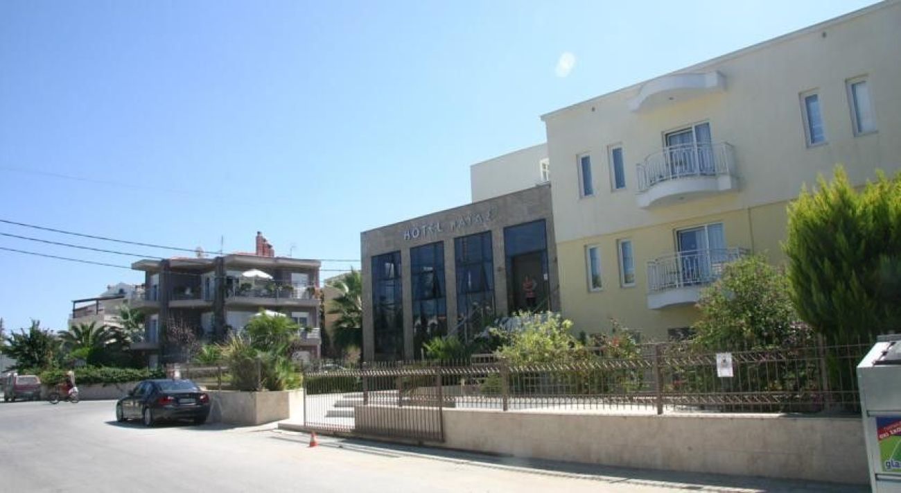 Naias Beach Hotel 3*