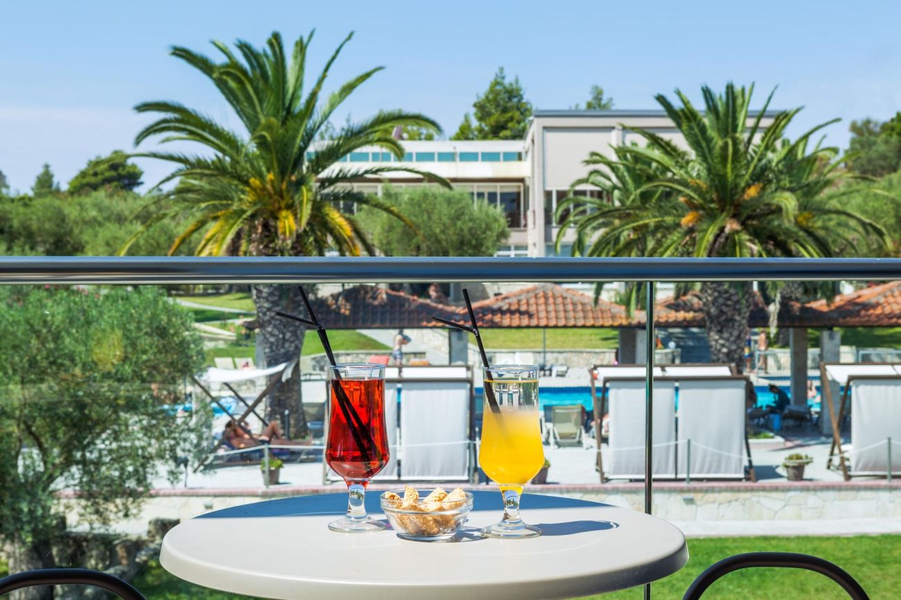 Iris Hotel 3*
