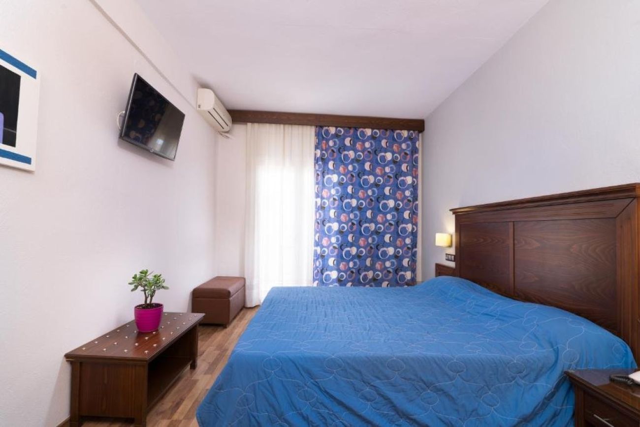 Olympion Hotel 2*