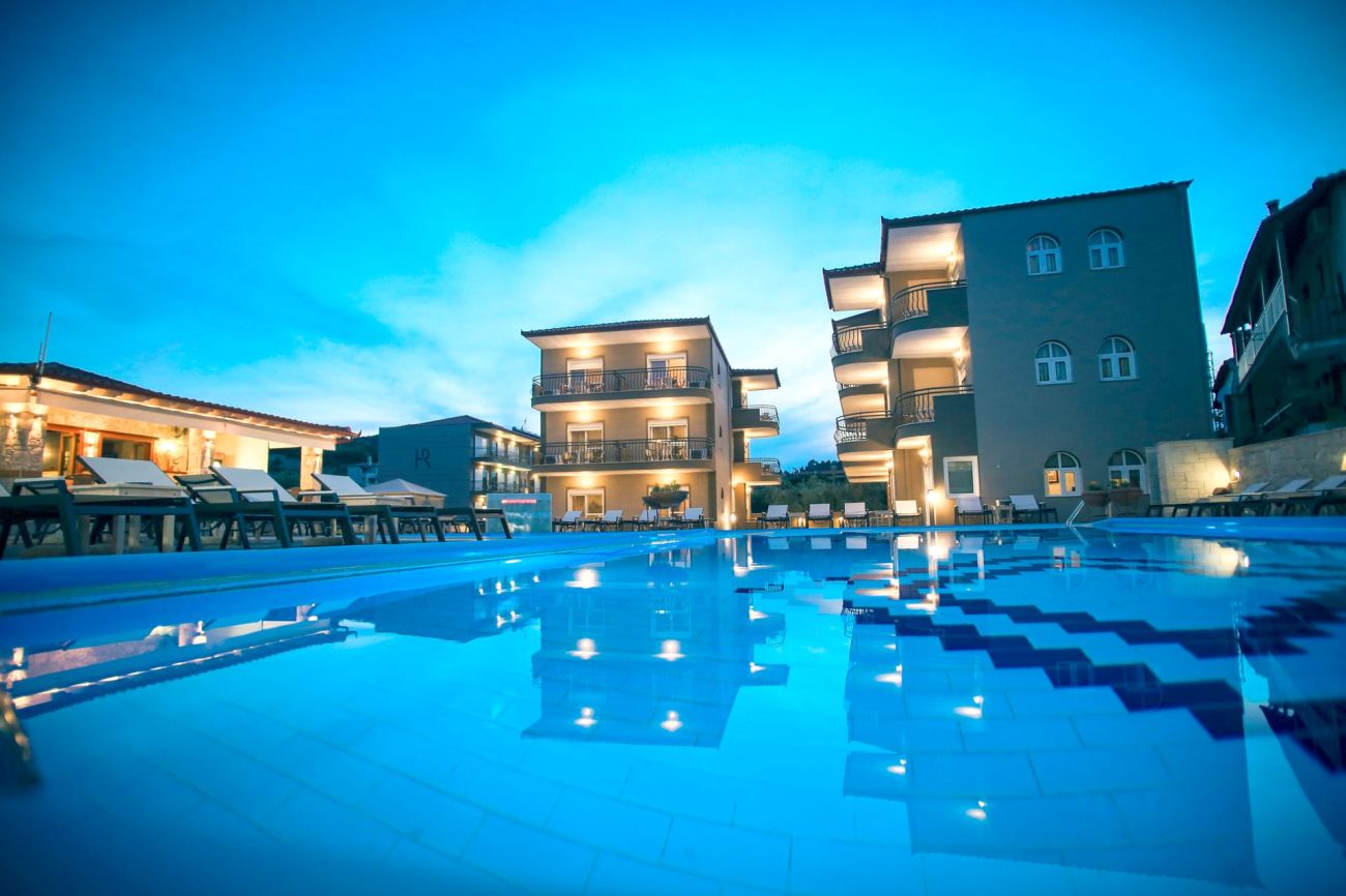 Royal Hotel and Suites 4*