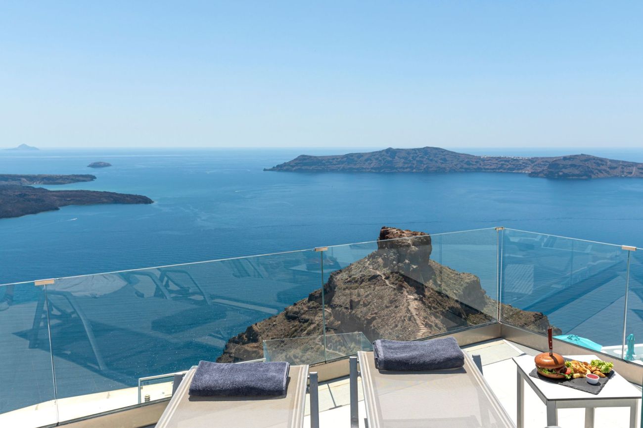 Pearl on the Cliff Hotel & Suites 4*