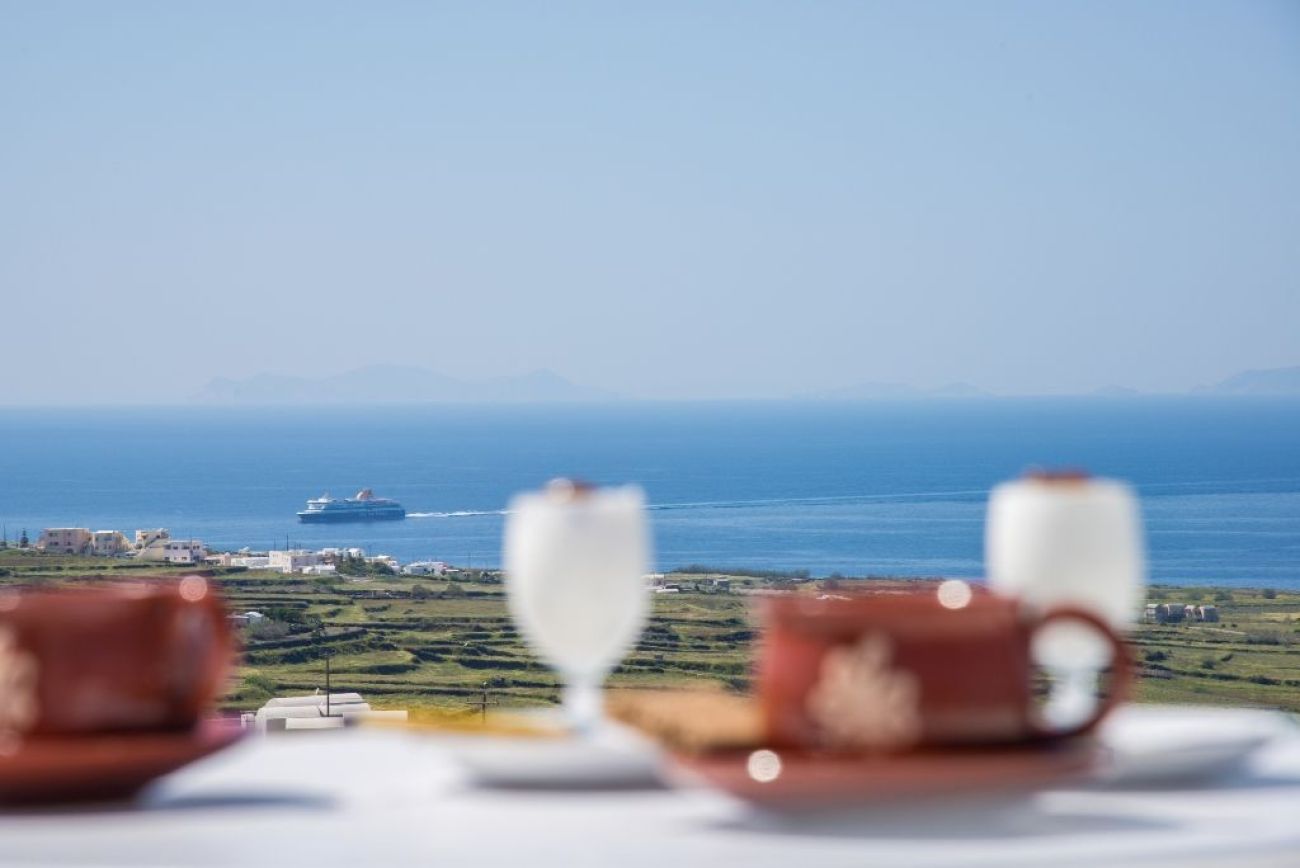 Fava Eco Suites Santorini