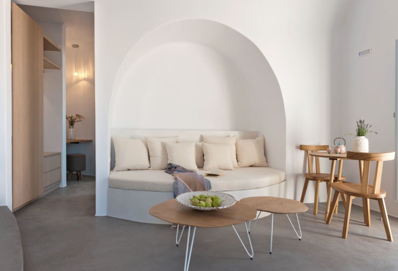Santorini Heights 5*