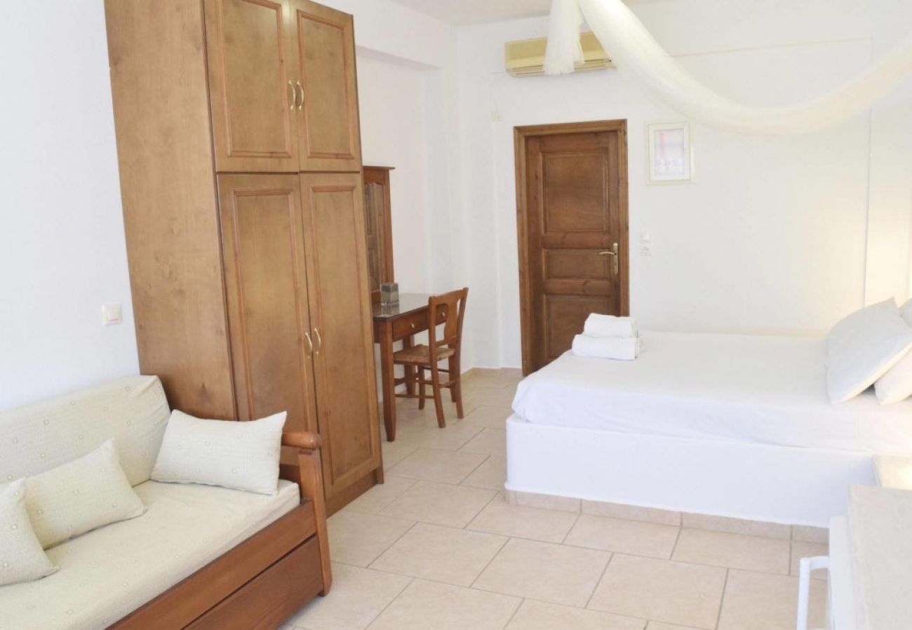 Santorini Hotel Mesotopos 3*