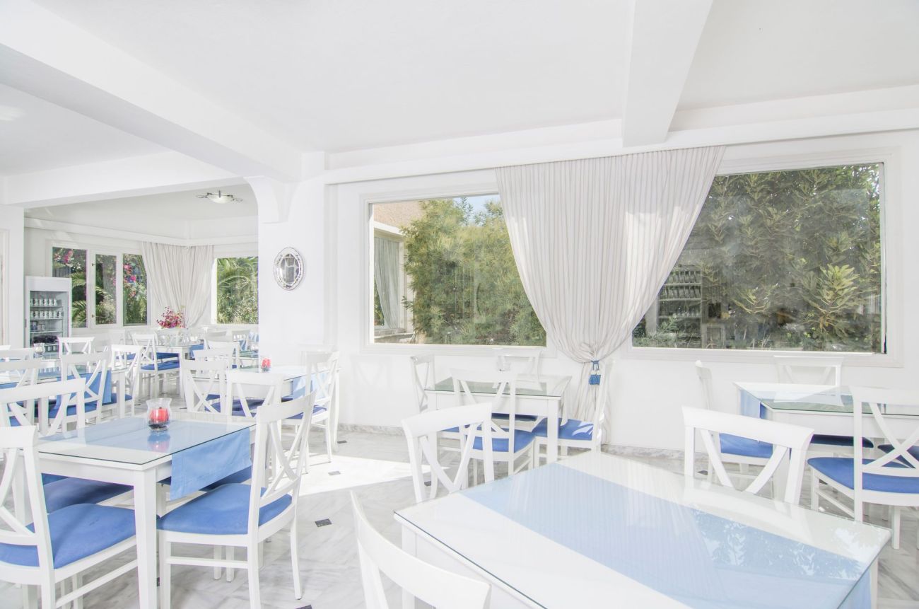 Paradise Resort Santorini 3*