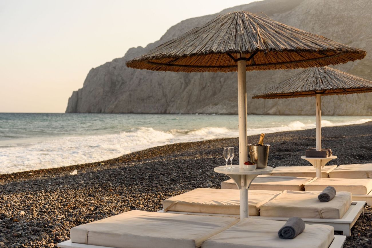 Alesahne Beach Hotel Santorini