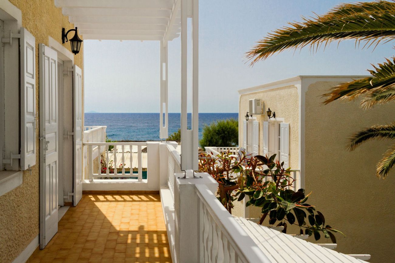 Dolphins Apartments Santorini 3*