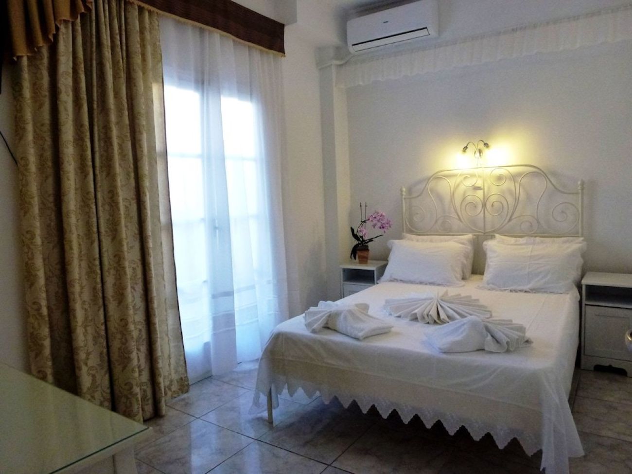 Atalos Suites 3*