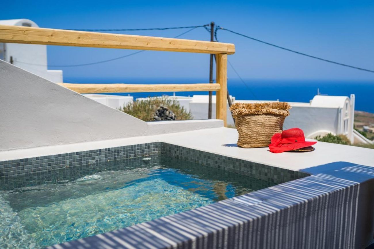 Echo Suites 3*