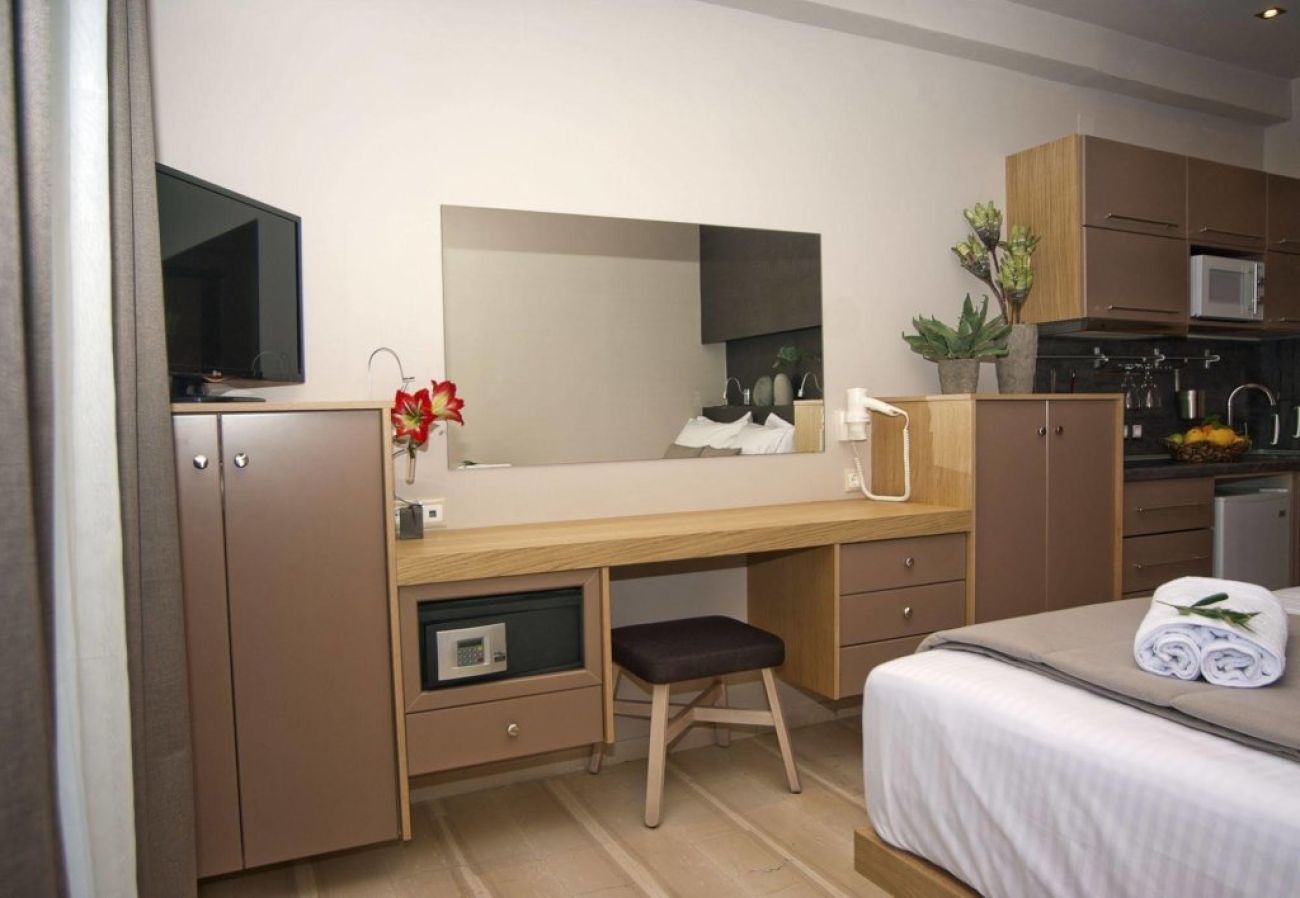 Ionian Eye Design Studios & Spa 3*