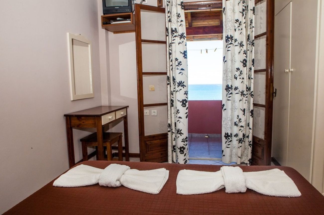 Eleana Apartments and Studios