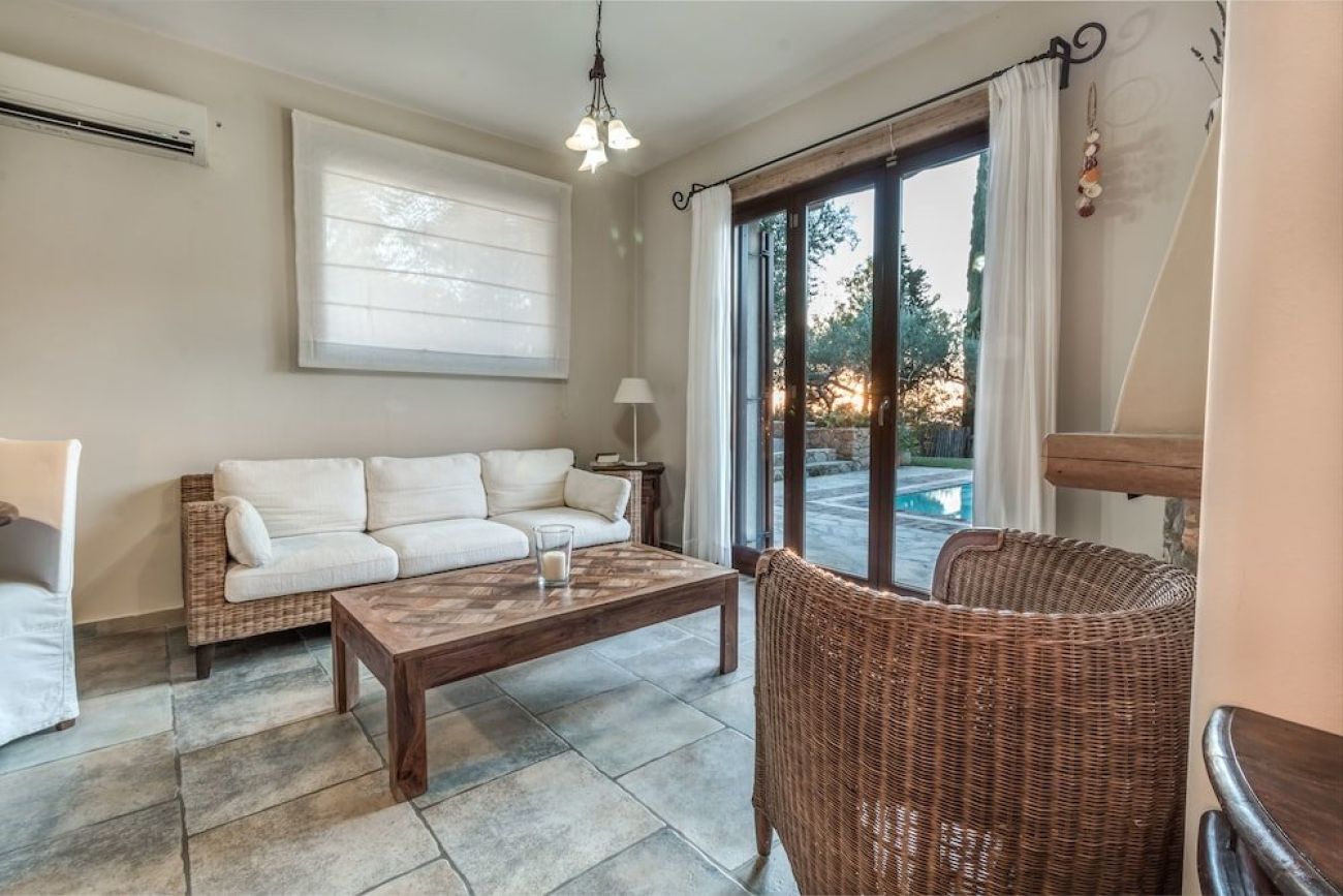 Mastrogiannis Villa Dafne 3*
