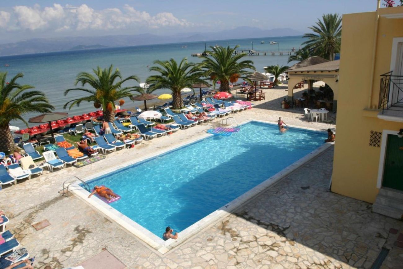 Lemon Grove Hotel And Studios 2*