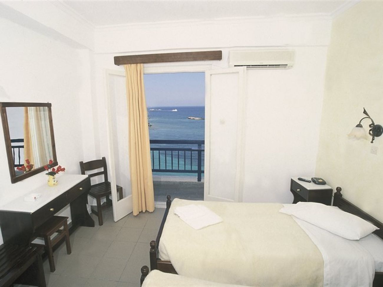 Nikolas Hotel 3*