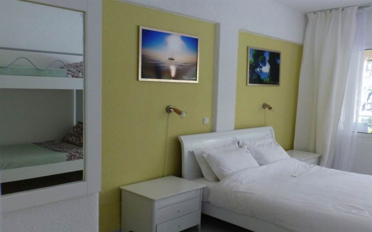 Dryades Hotel 3*